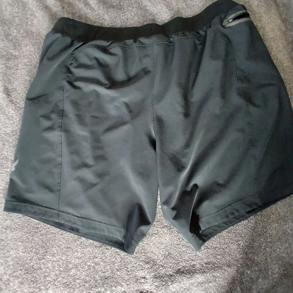 Under Armour Project Rock Brahma Bull Shorts XXL Black - Picture 2 of 6